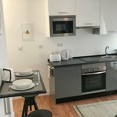The George Flat-3